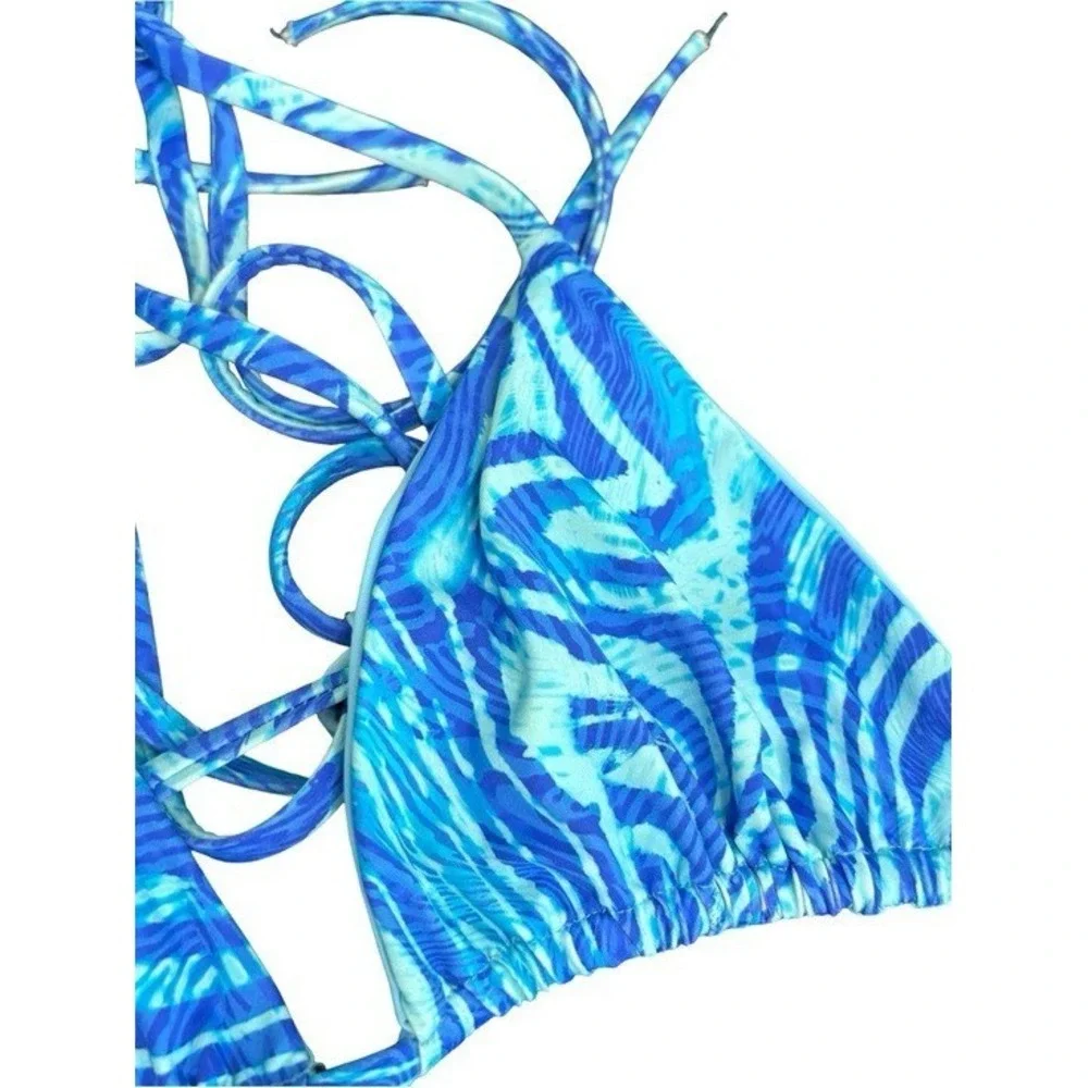 Frankies Bikinis Tia Triangle Bikini Top in the Electric Blue print Size Small